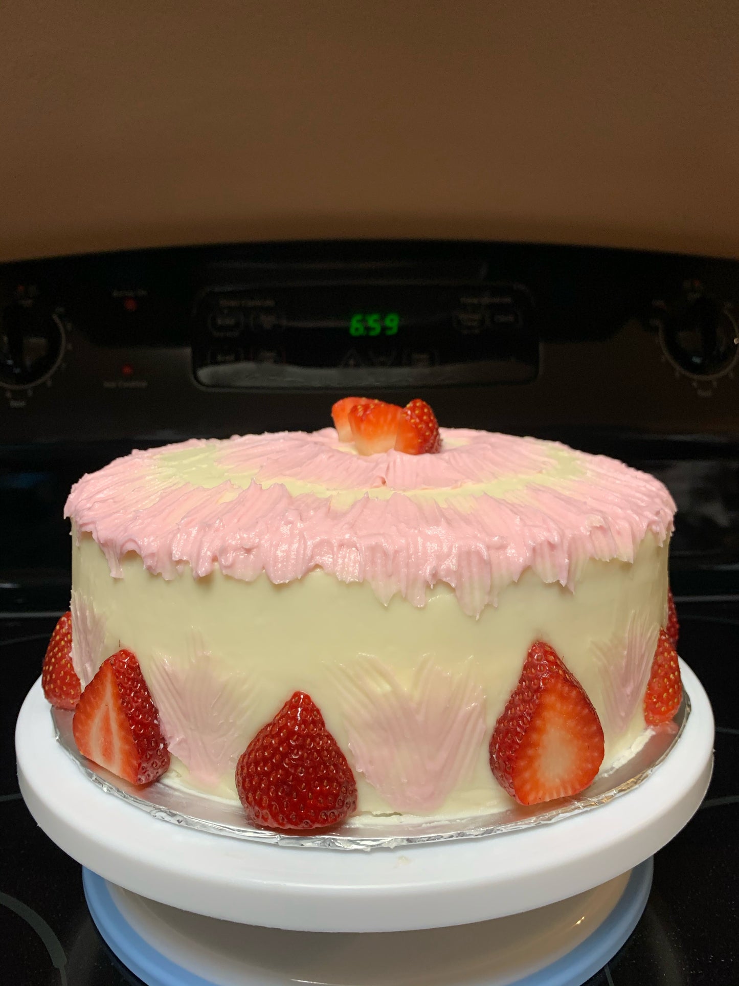 Two-layer Strawberry Cake